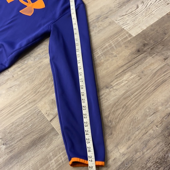 Under Armor hoodie boy or girl sweatshirt - Picture 6 of 8